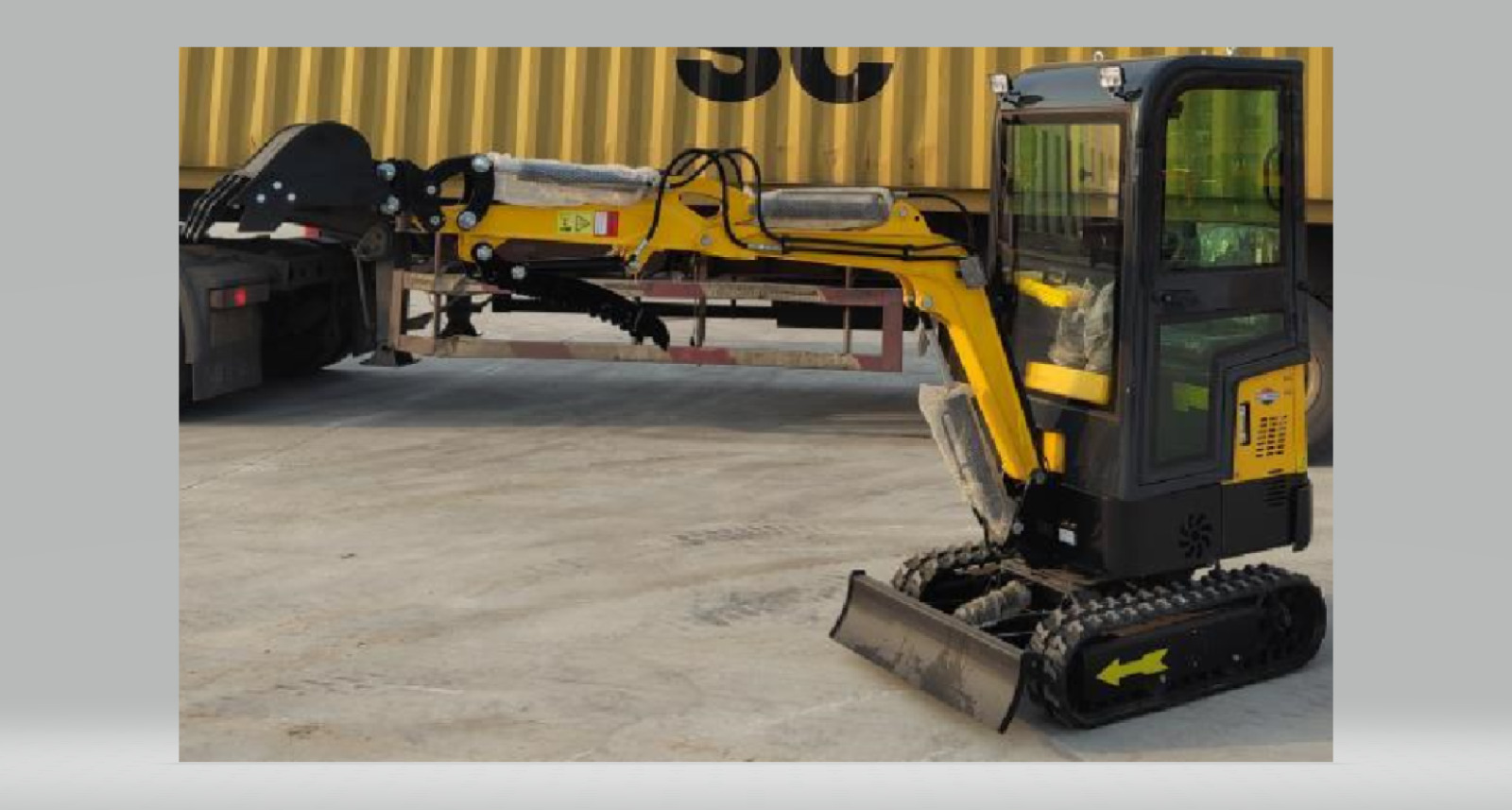 FREE SHIPPING Mini Excavator 1.15 Ton 13.5hp EPA ERTFD Engine  BRIGGS & STRATTON