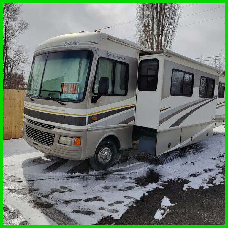 2005 Fleetwood Bounder 36Z Used
