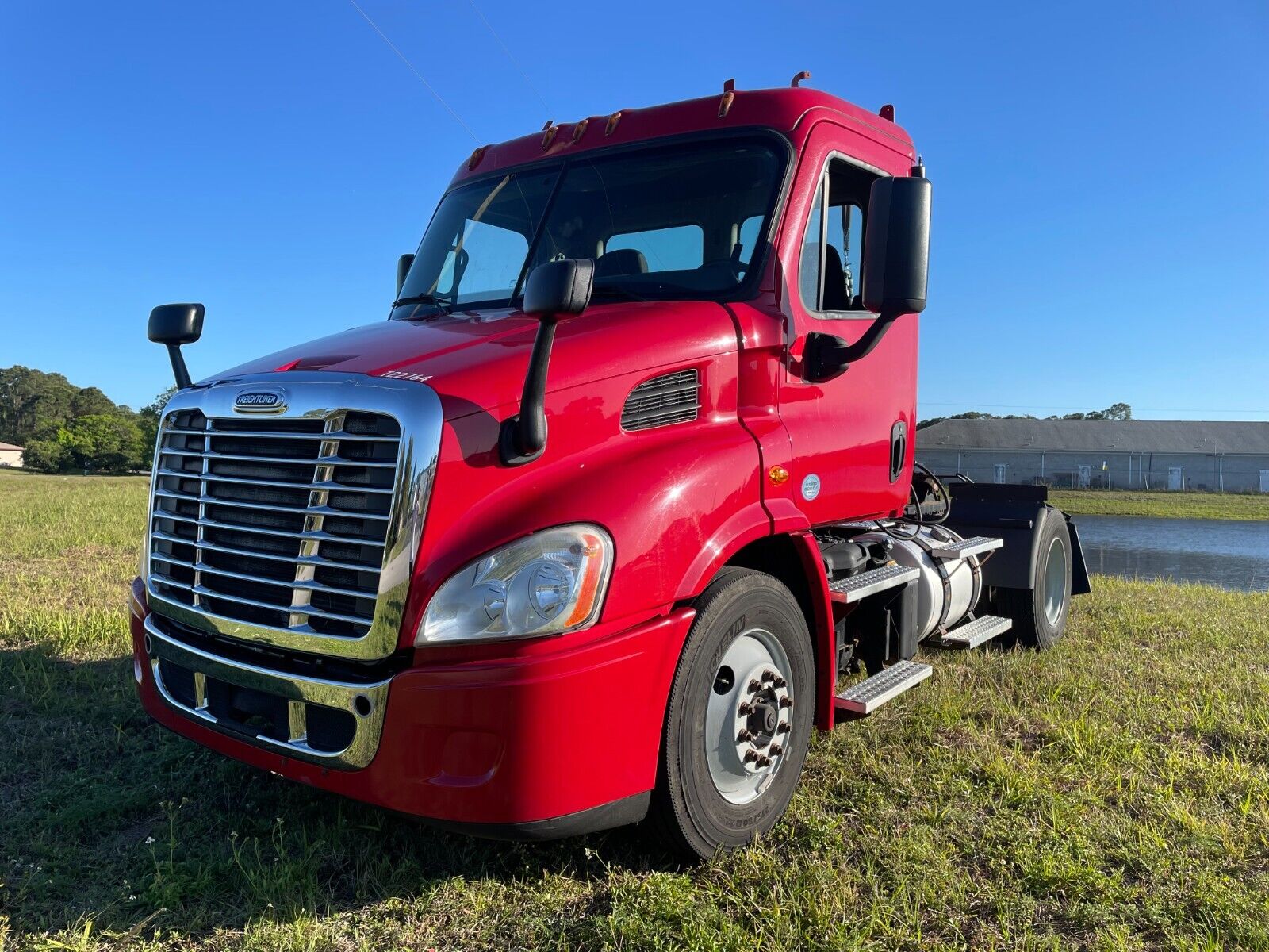 2016 Freightliner CASCADIA 113 ONLY 150k Miles MINT CONDITION Clean Title