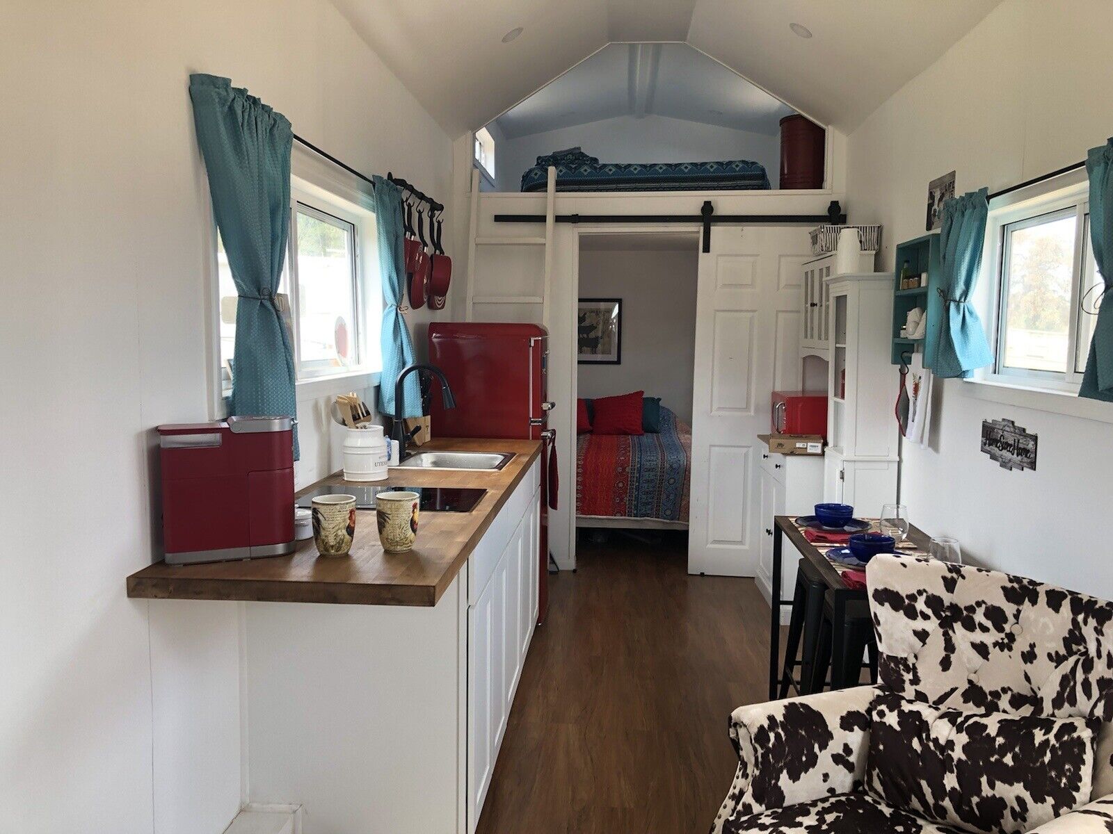 FURNISHED TINY  HOUSE