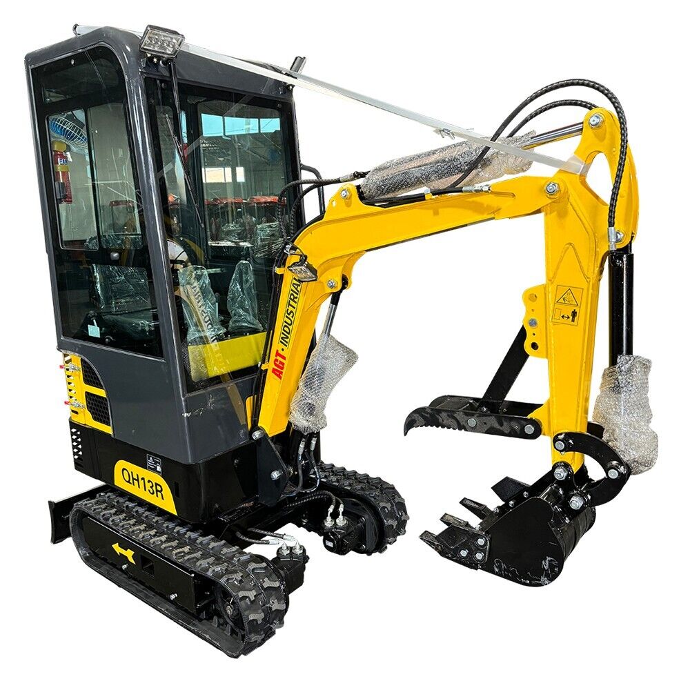 AGT 2024 New 1-Ton Mini Excavator Crawler Digger 13.5HP RATO Engine Enclosed cab