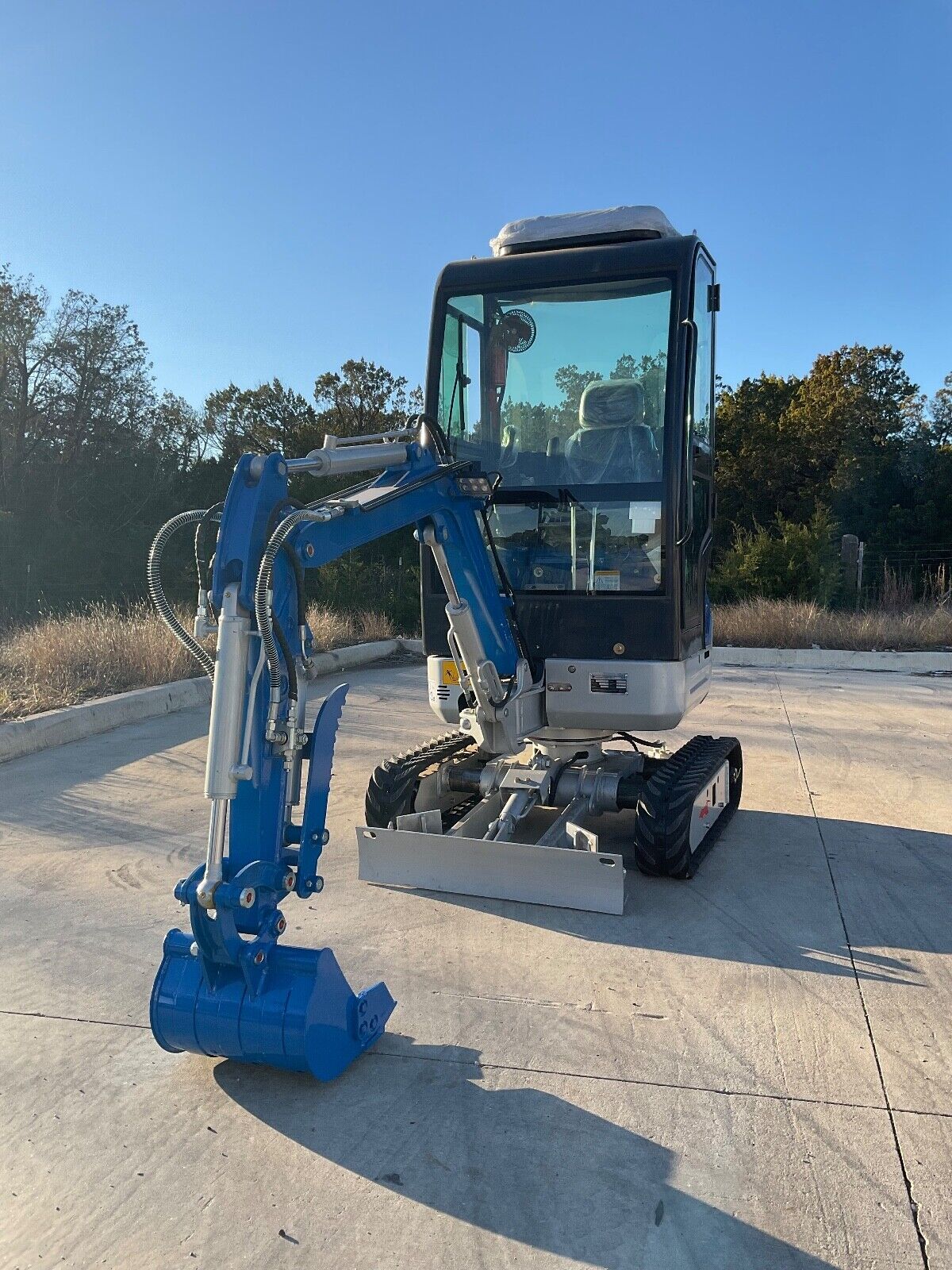 NEW Kubota, 2ton  Excavator, Telescopic Track & Swing Boom, Pilot Control