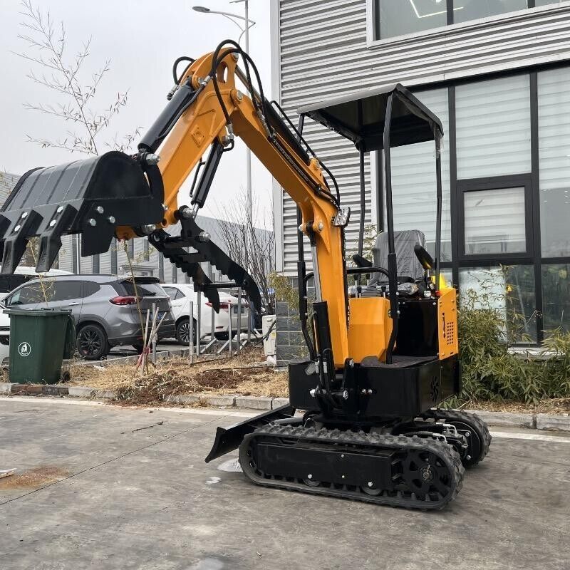 FREE SHIPPING NEW Mini Excavator + HYDRAULIC THUMB  Briggs & Stratton Engin