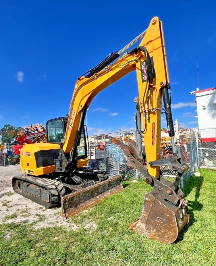 2019 JCB 86C-1 Mini Excavator – 14,552 lbs. – Only 1,394 Hours – Hydraulic Thumb