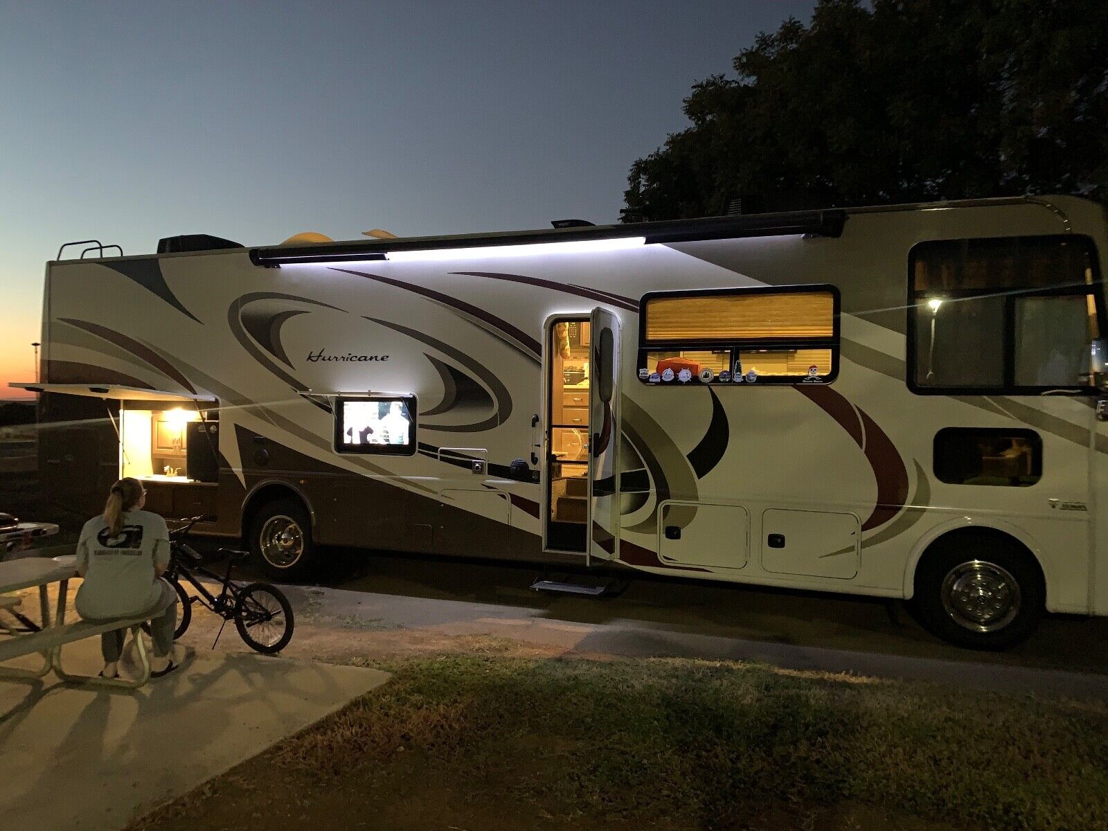 2018 Thor Hurricane 34J Motorhome