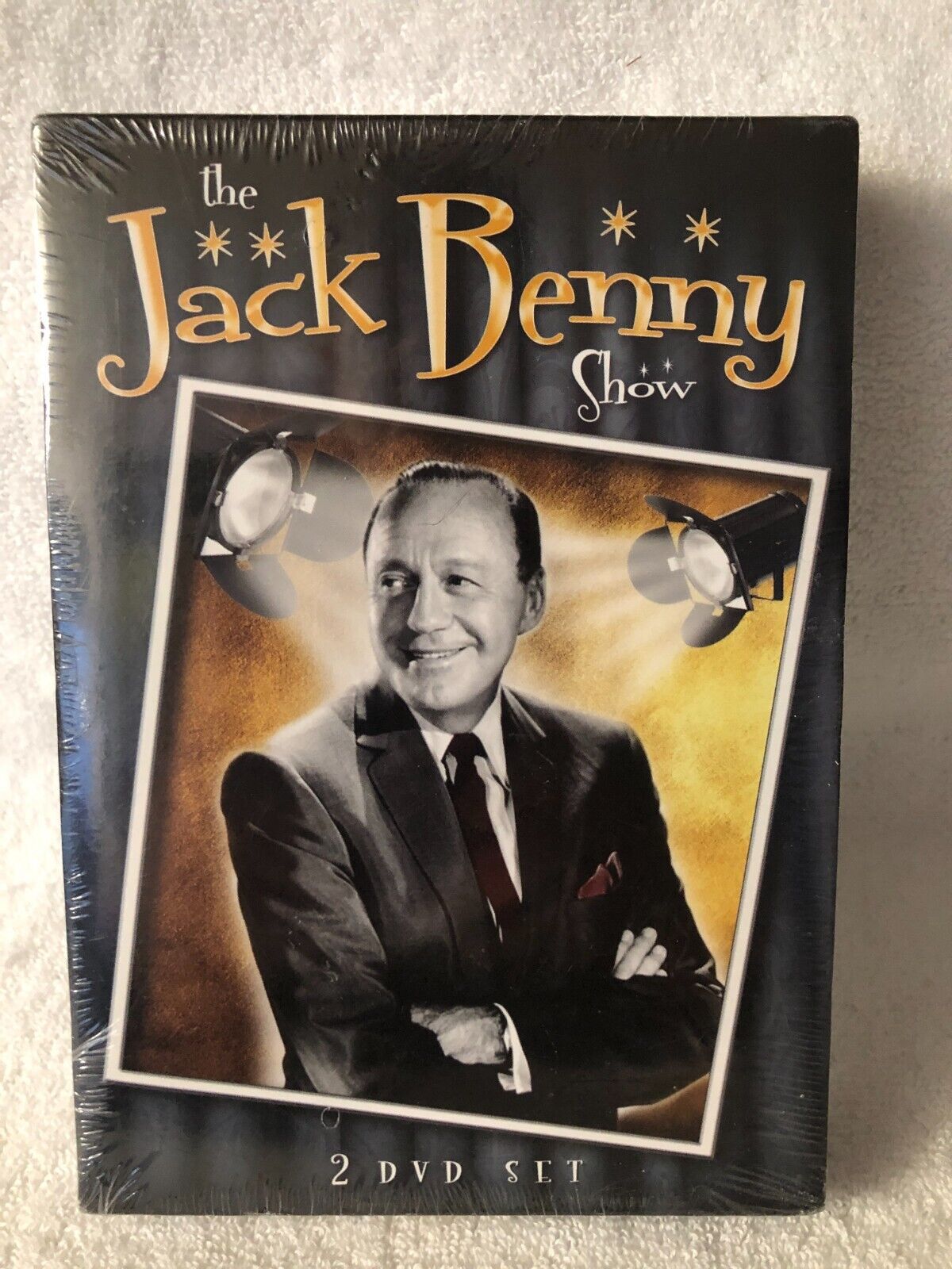 2 dvd set JACK BENNY SHOW 10 episodes Bogart Crosby Burns Kirk Douglas Mansfield