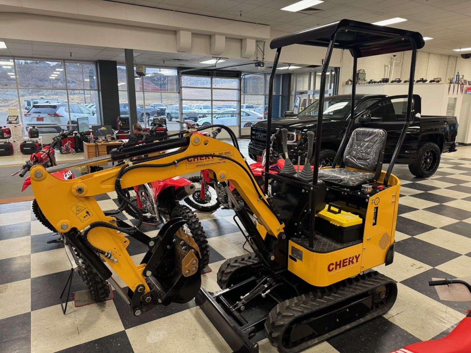 2023 Chery KV12 Compact Mini Excavator Thumb Aux Hydraulics 15″ Bucket 2023 Chery KV12 Compact Mini Excavator Thumb Aux Hydraulics 15″ Bucket