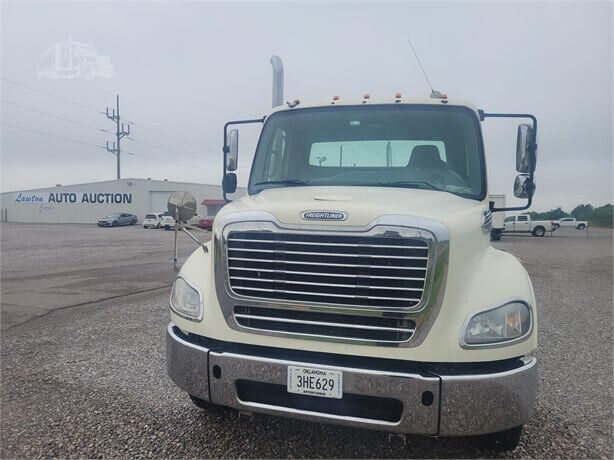 Freightliner business class m2 112