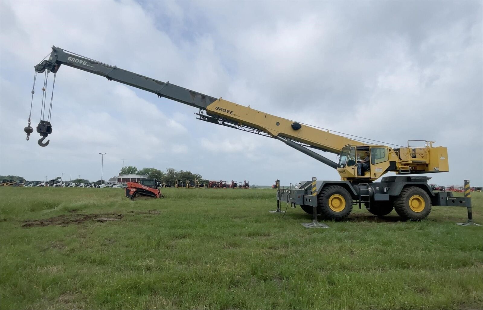 THIS IS A HARD-TO-FIND LOW HOUR 50 TON ROUGH TERRAIN CRANE. GREAT SHAPE AND READ