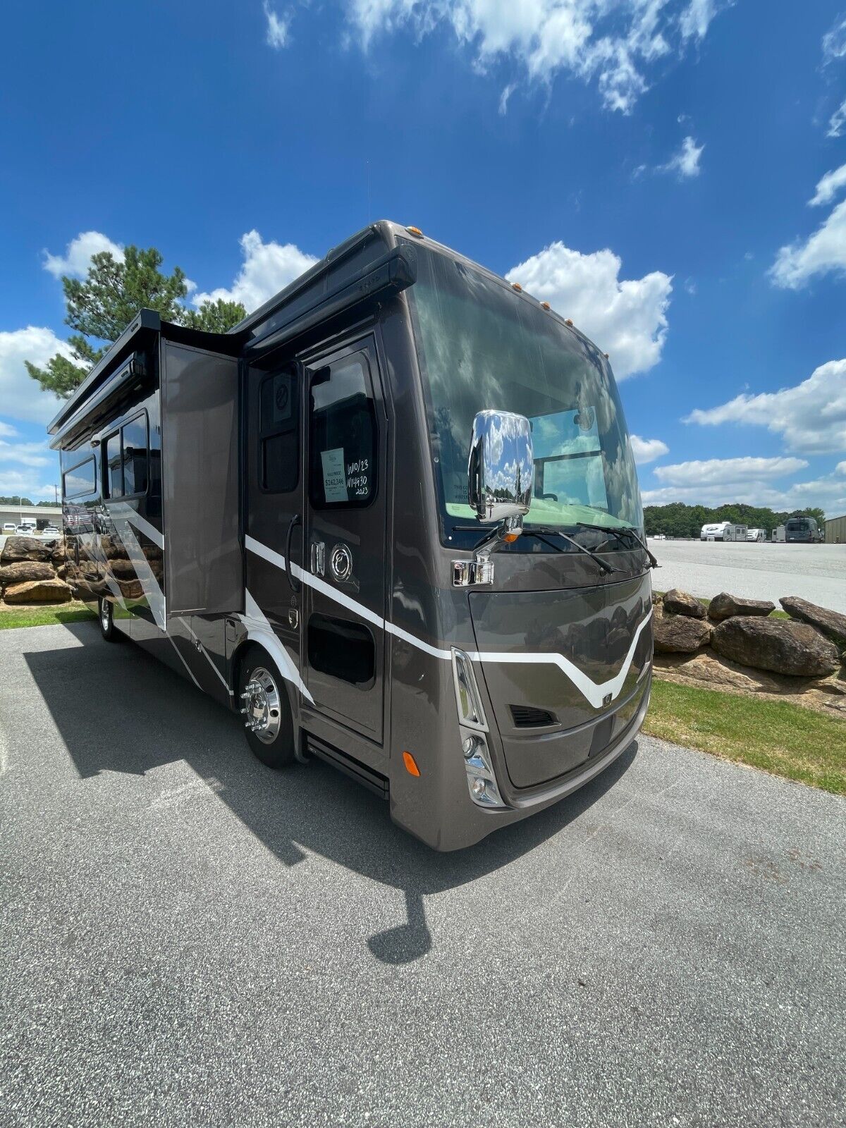 NEW 2023 Tiffin Allegro Breeze 33BR