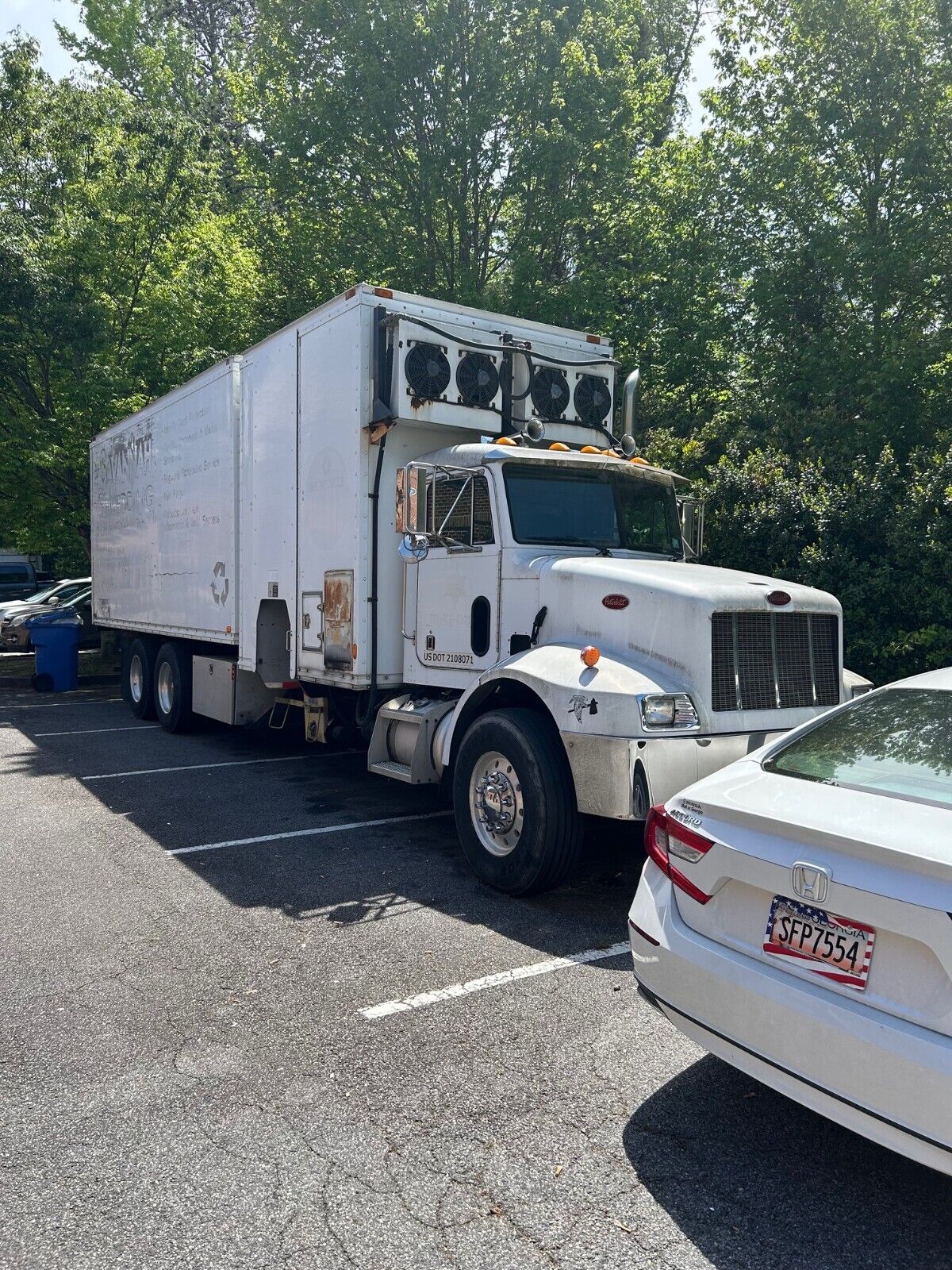 2005 Peterbilt 330