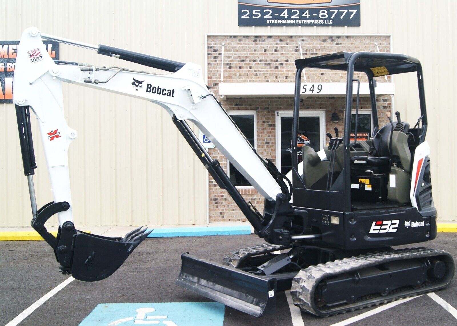 2018 Bobcat E32i Excavator 2 Speed 2051 HOURS