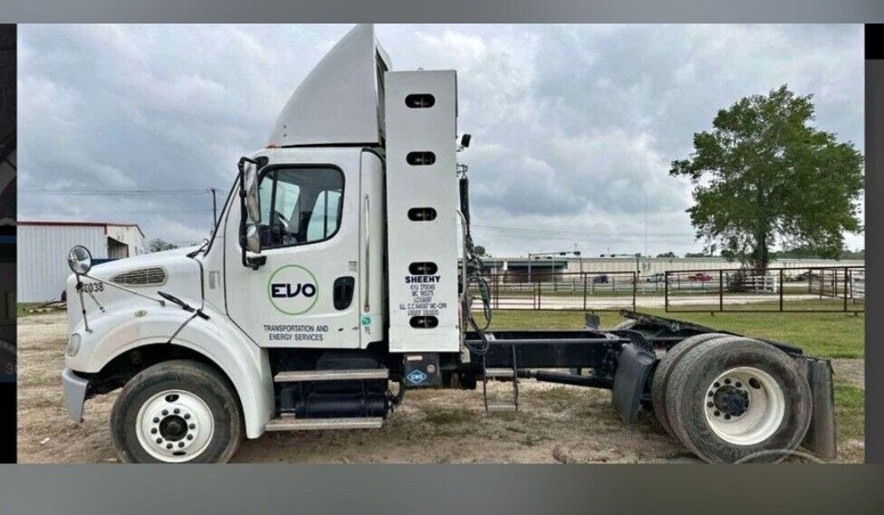 2014 FREIGHTLINER M2 CNG SINGLE AXLE DAY CAB TRUCK TRACTOR ~ CAN DELIVER