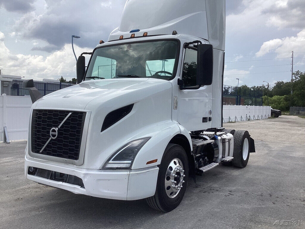 2022 Volvo VNR300 Used