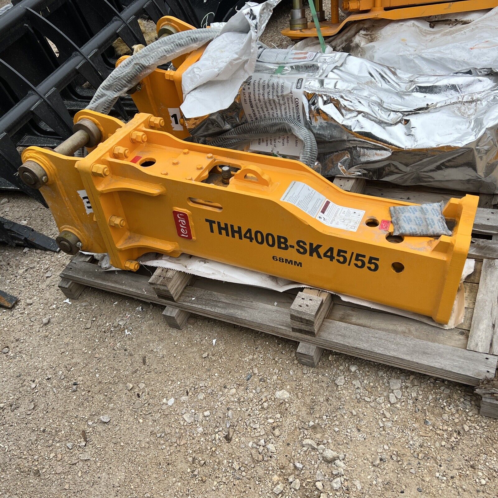Kobelco SK45 SK55 Excavator Hammer 45 mm pins concrete breaker THH400B-SK45 SK50