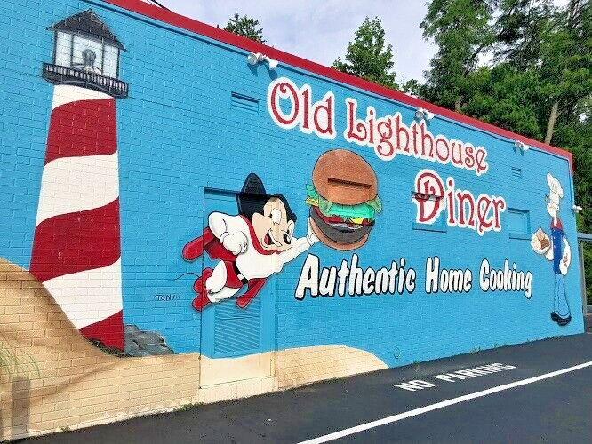 The Old Lighthouse Diner 1/4 mile to the Hard Rock Casino & Hotel.