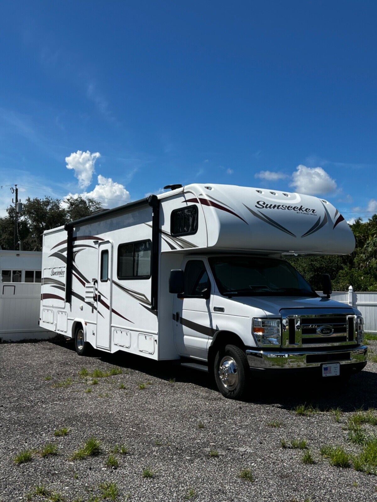 2018 Sunseeker  Motorhome 2680DS  Class C 31 foot