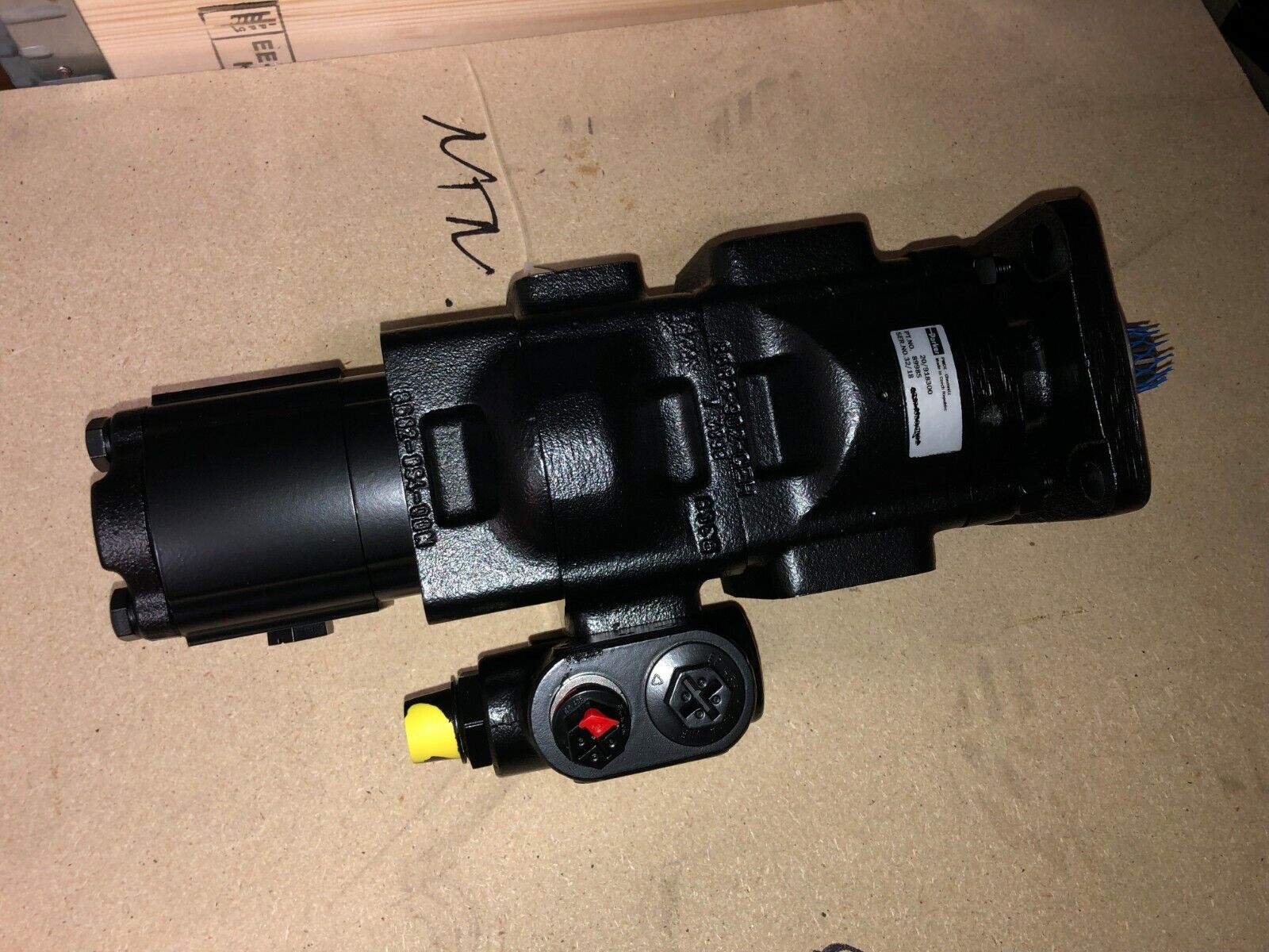 JCB TRIPLE HYDRAULIC PUMP  JCB REF 20/918300 8998S