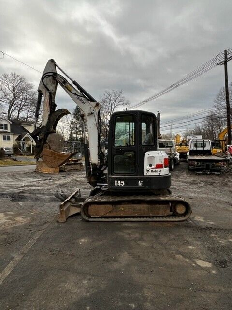 EXCAVATOR BOBCAT E45