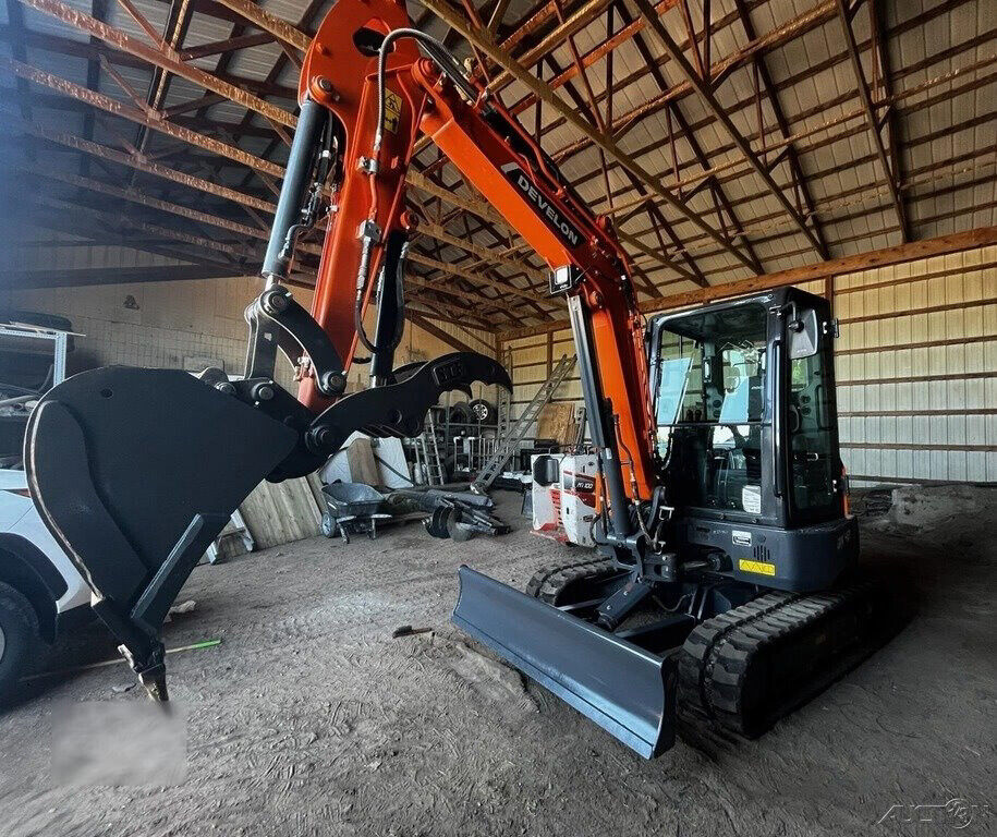 2023 Develon DX42-7 Mini Excavator w/ Bucket 49HP 1 Hour Enclosed ROPS