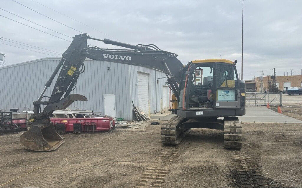 2022 Volvo ECR145EL Excavator 513 Hours Enclosed ROPS Thumb Co Pilot Dig Assist
