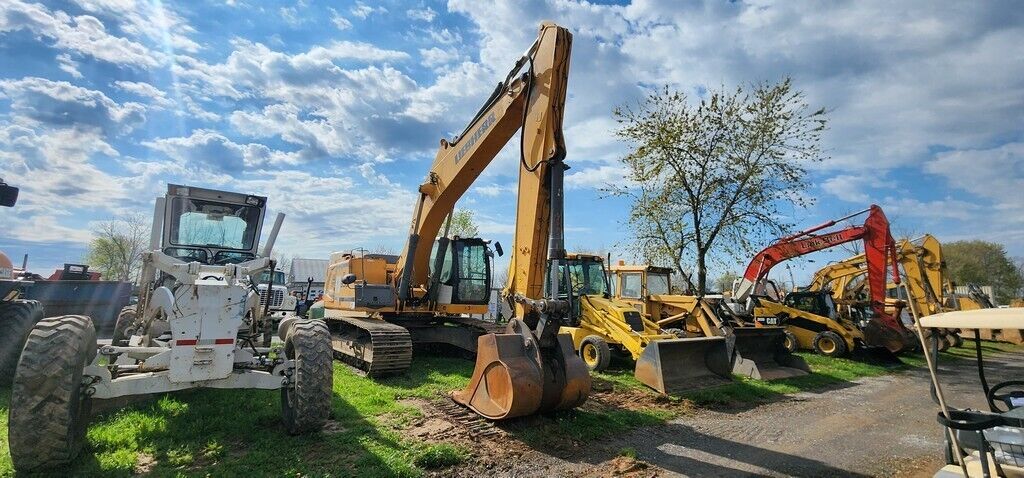 2014 Liebherr R936 Excavator. 10,502 Hours. Full Cab!! Push Start!! Good Machine