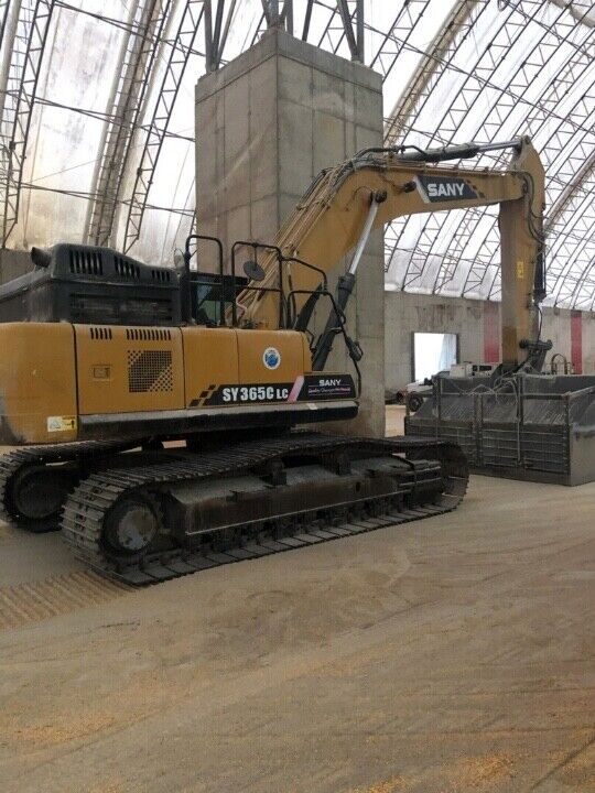 2017 Sany SY365CLC excavator, 4500 hours, plumbed, clean and work ready!!