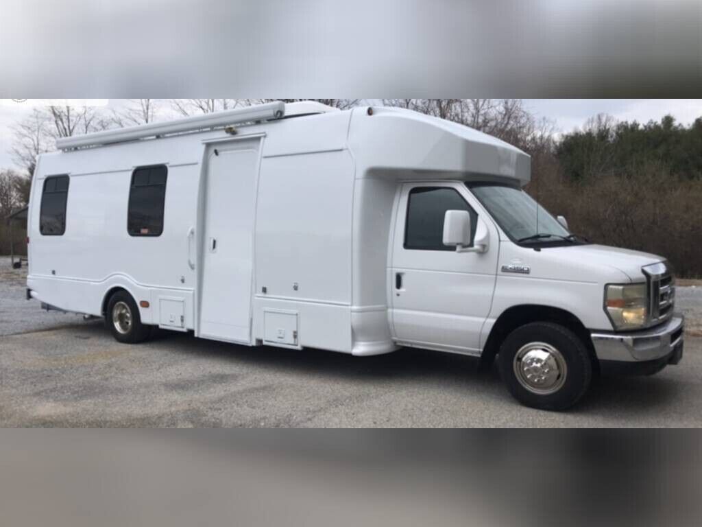 2008 FORD E-450 (Gas) LOW MILES, RV CONVERSION