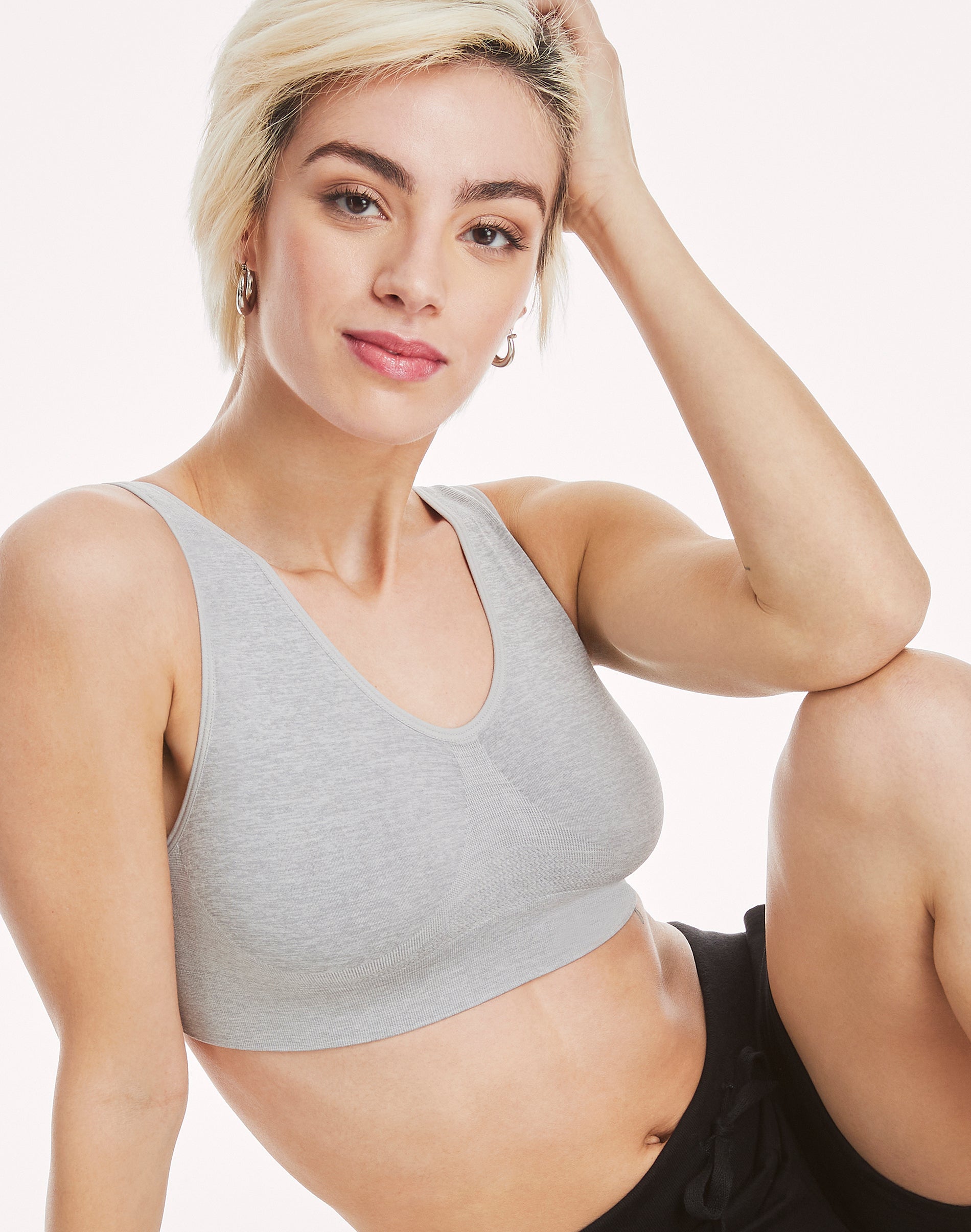 Hanes Cozy Seamless Women’s Wireless Bra Light Gray Heather L
