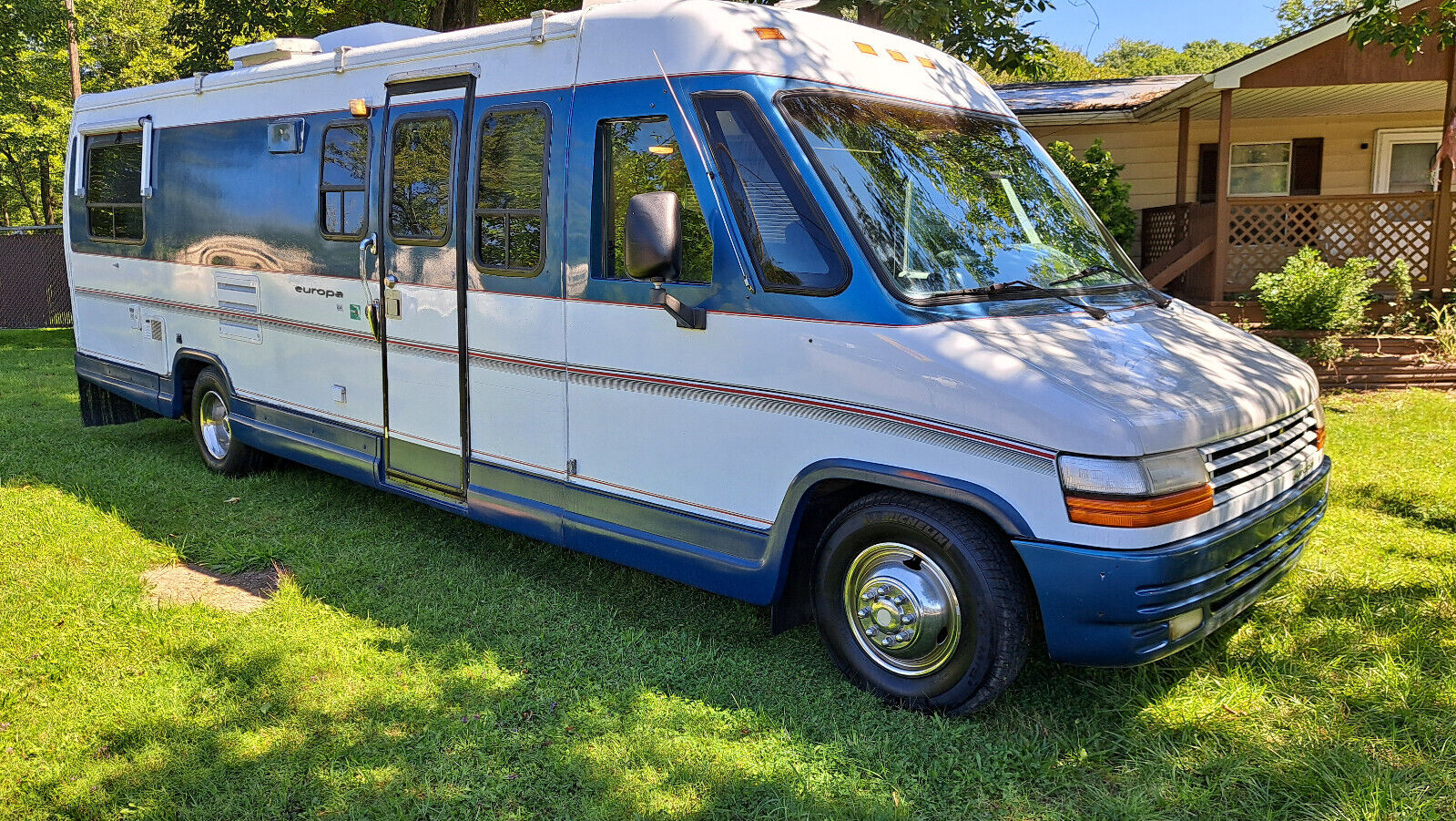 1994 US Motor Corp EUROPA 5.9 CUMMINS TURBO Diesel Class B RV Motor Home 82K MI