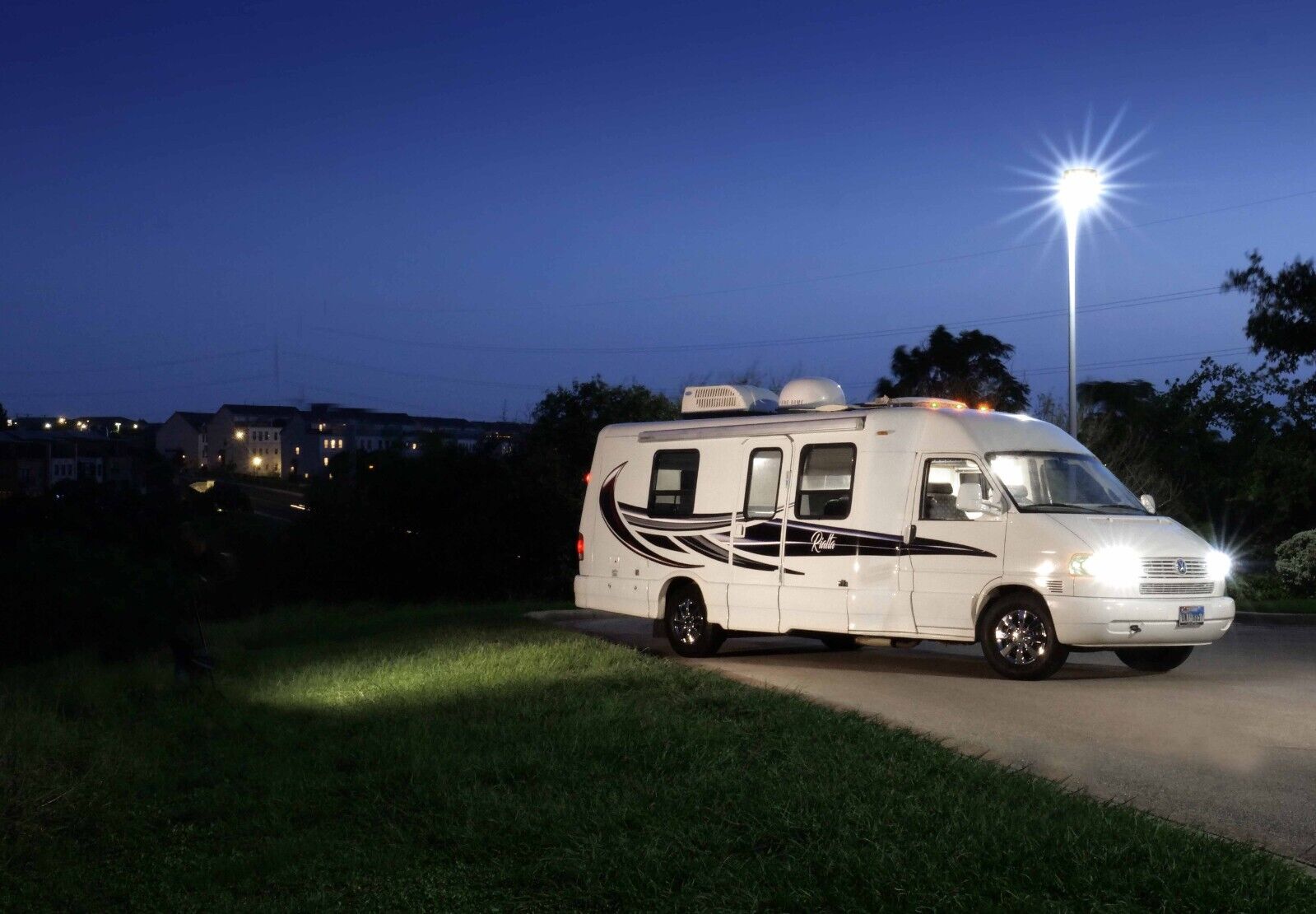 Excellent Condition Original 2001 FD Winnebago Rialta.