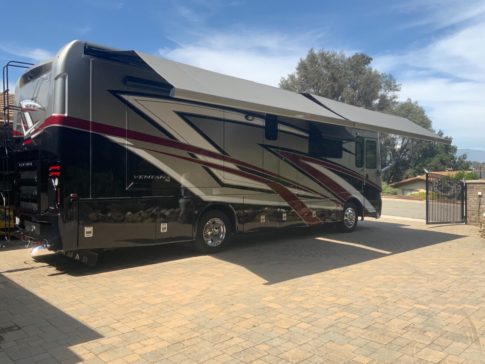 2022 Newmar Ventana 3407 Motorhome.  35′ NO accidents
