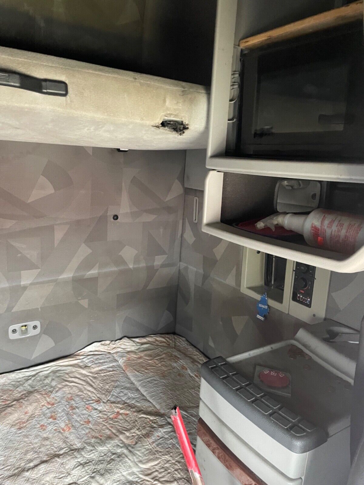 2011 Volvo 670sleeper