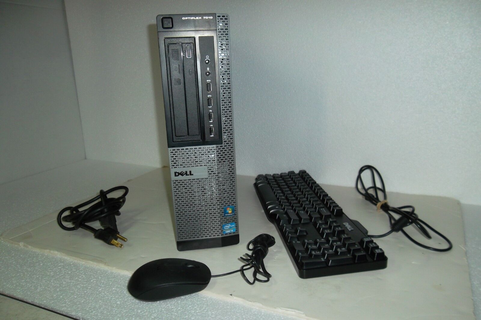 Dell Optiplex 7010 Intel Core i5-3570 (3rd Gen) 3.40GHz 8GB 250GB DVD±RW HD 7570