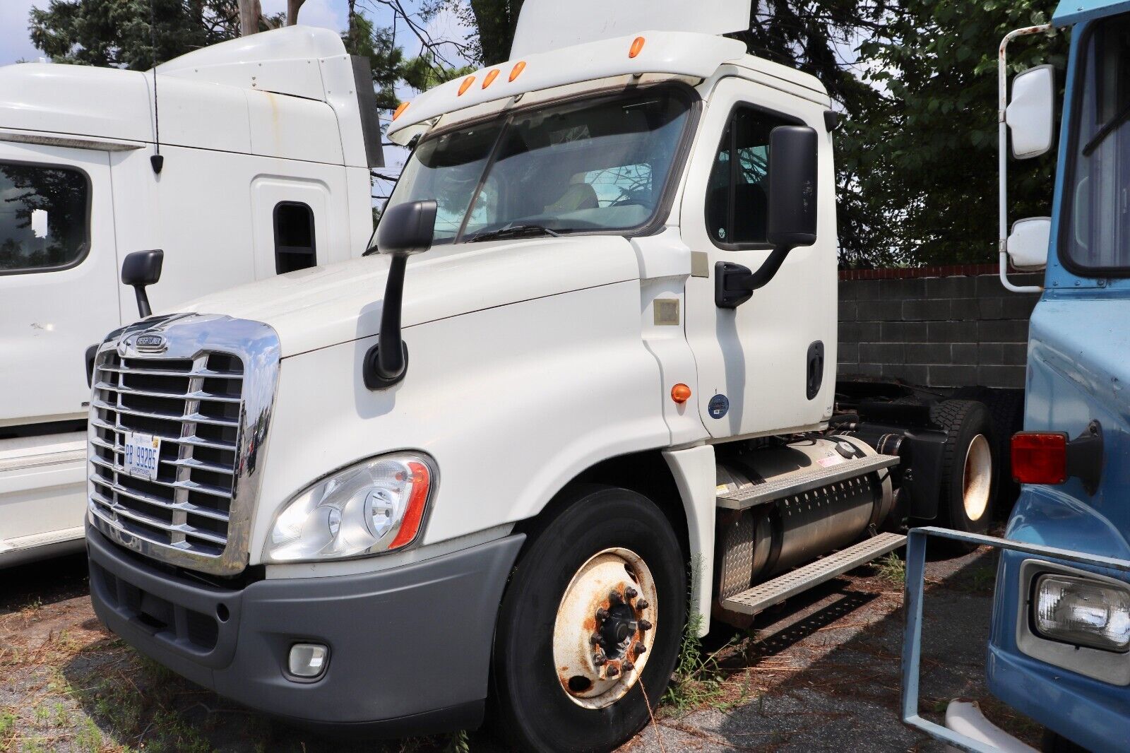 2013 FREIGHTLINER CASCADIA 125 – Semi Truck Tractor DAYCAB