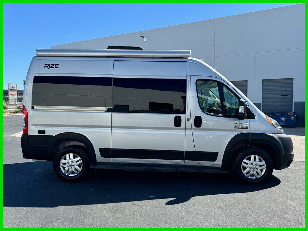 2023 Thor Motor Coach Rize 18M like winnebago travato