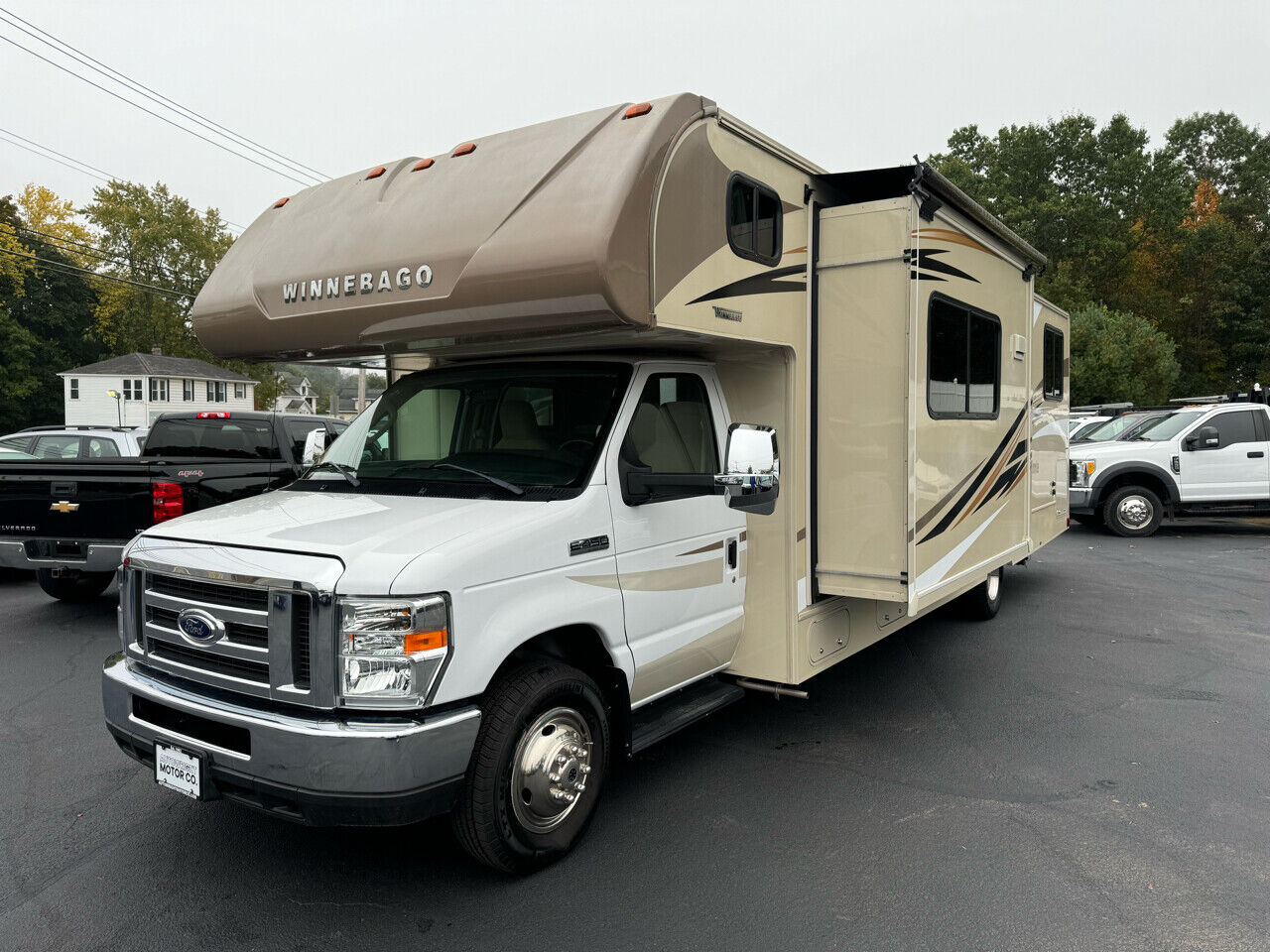 2017 Winnebago Minnie Winnie M31D 8,964 Miles Tan Class C Motorhome 6.8L V10 SOH