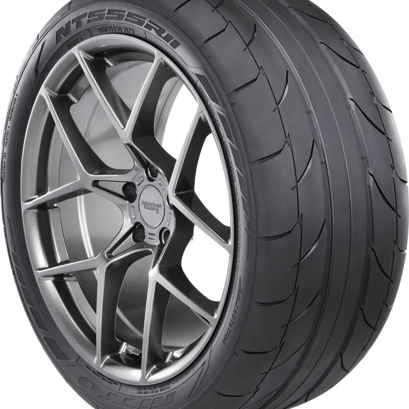 Nitto NT555RII, P305/45R18LL, 108740
