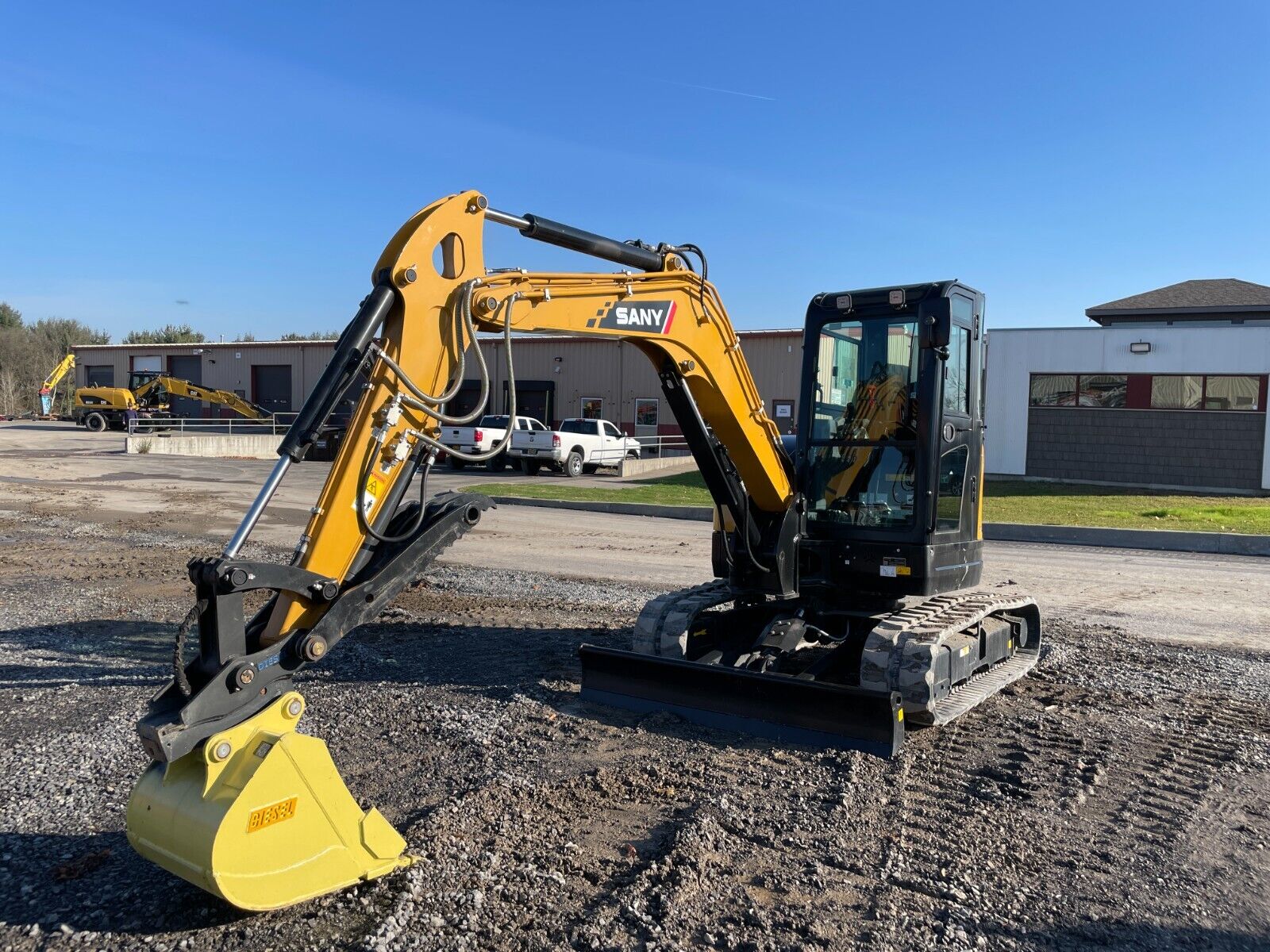 New! SANY SY50U Hydraulic Mini Compact Excavator – Hyd. Thumb Coupler w/ Bucket