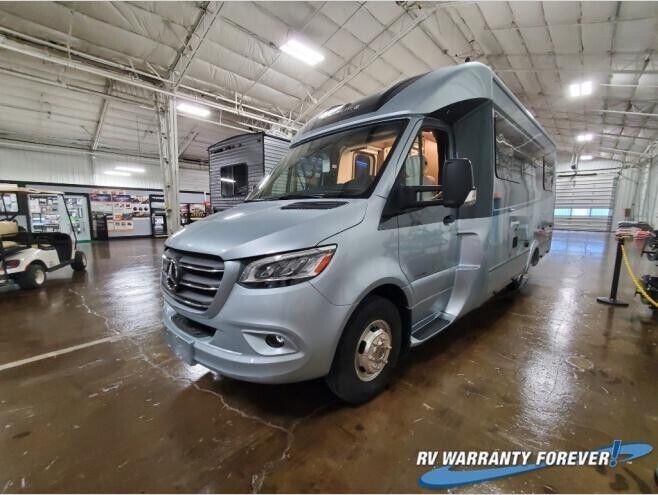 2025 Leisure Travel Unity U24TB New