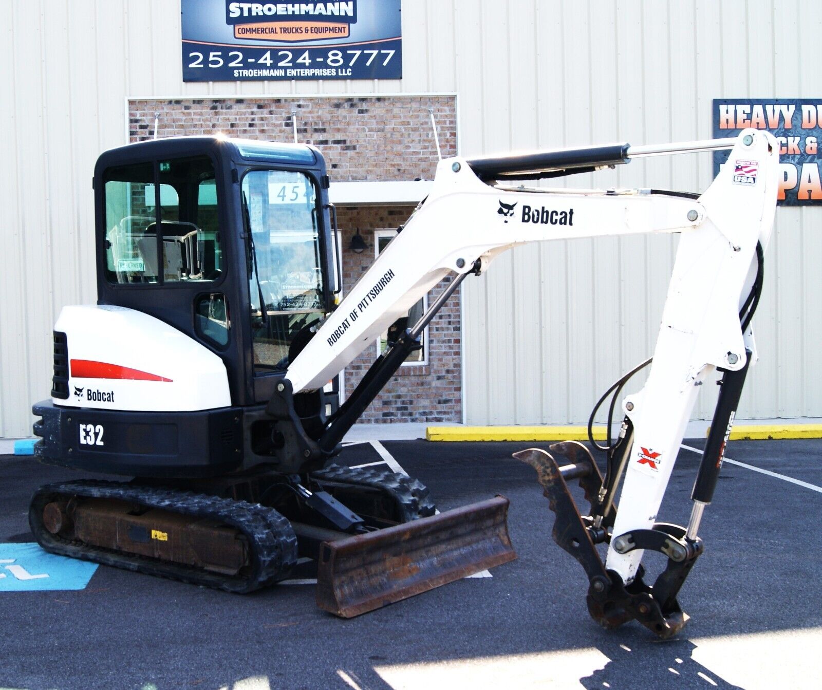 2016 Bobcat E32 Excavator 2 Speed 33hp Choose Your Bucket Heat/AC 2110 Hrs