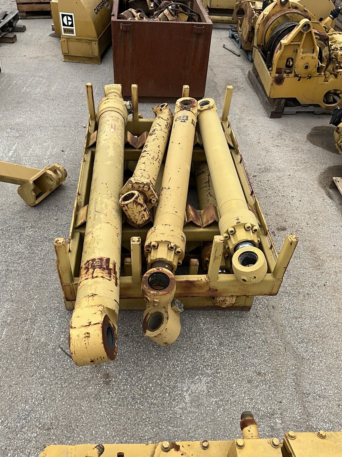 330d Excavator Cylinders