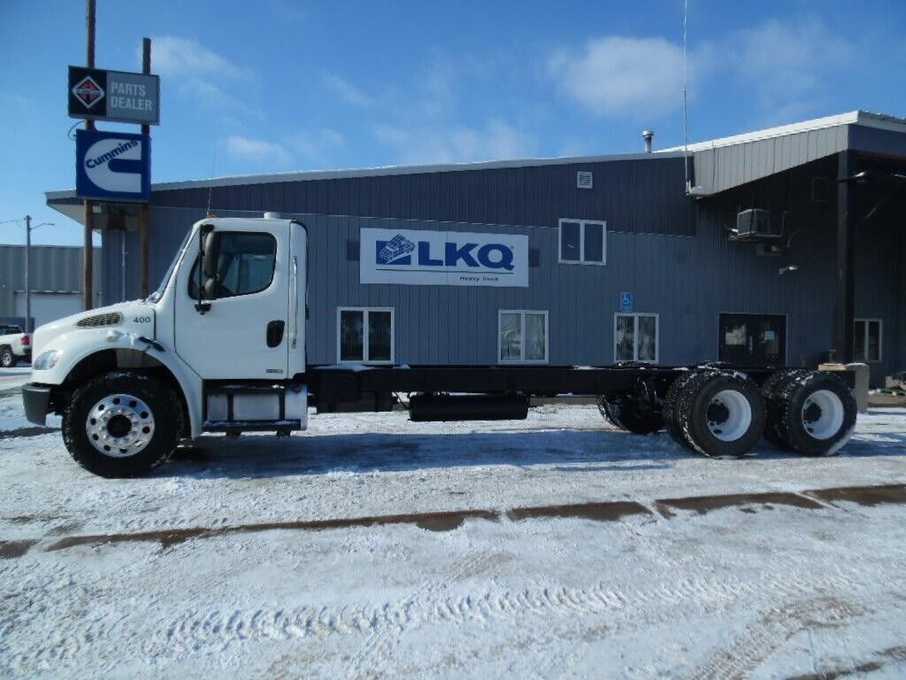 2006 FREIGHTLINER M2 106