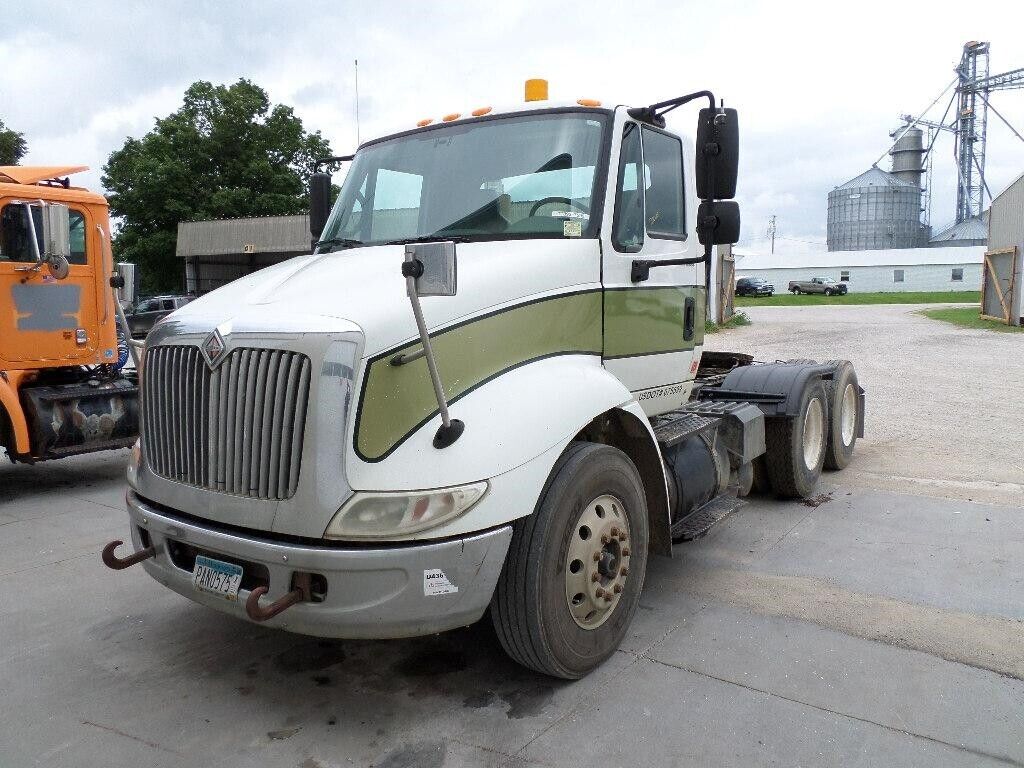 2005 INTERNATIONAL 8600