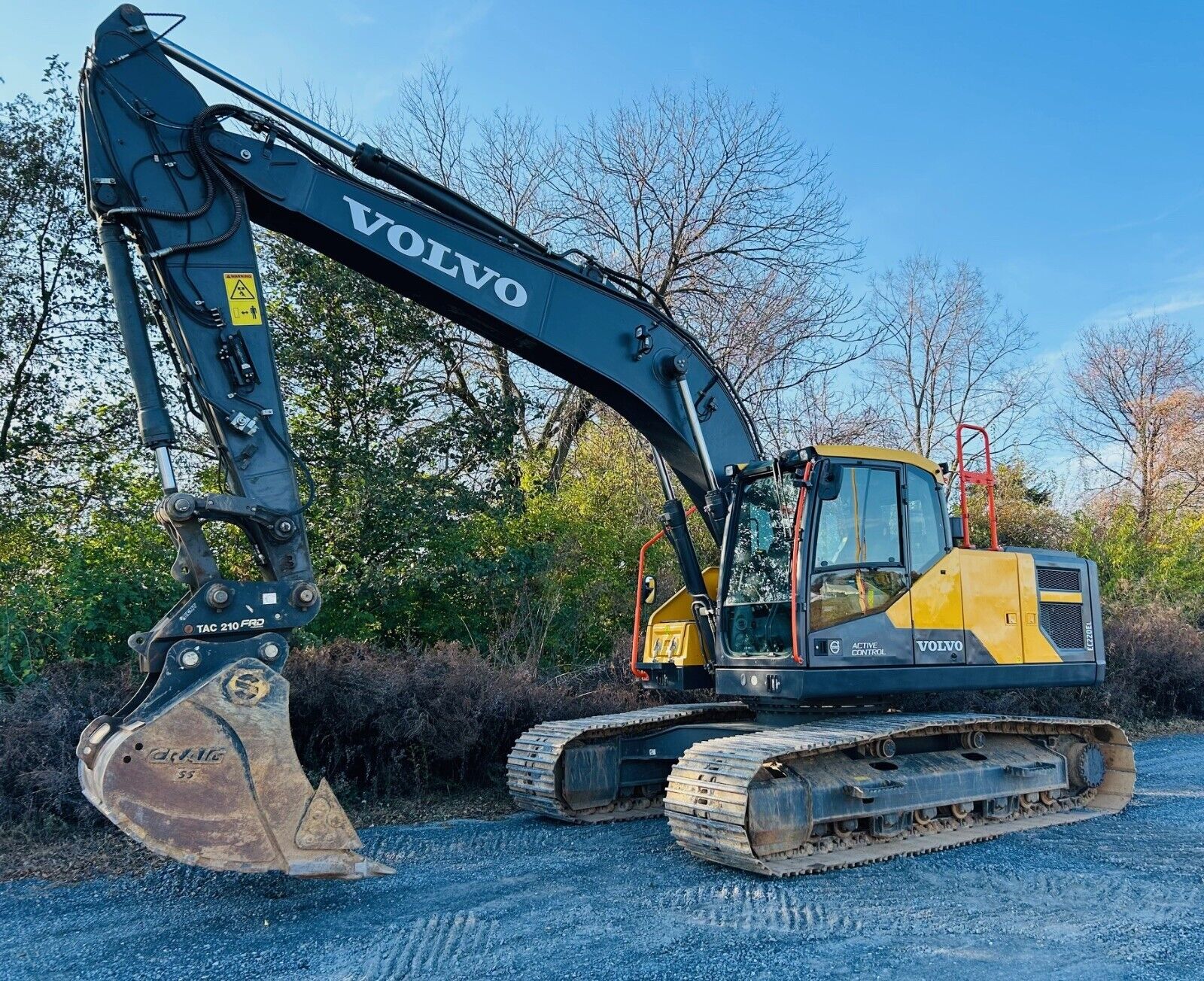 2022 VOLVO EC220EL Excavator, 988 HRS, WARRANTY! 2022 VOLVO EC220EL Excavator, 988 HRS, WARRANTY!