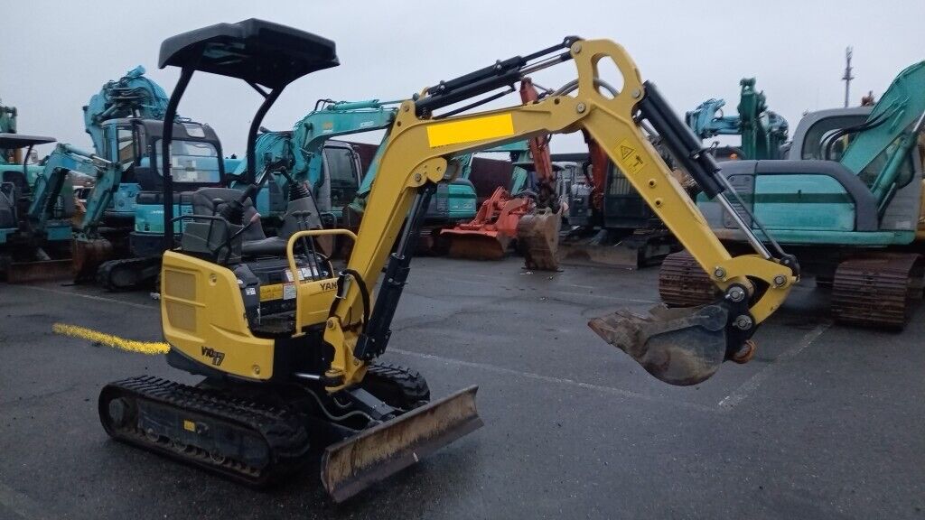 YANMAR MINI HYDRAULIC EXCAVATOR / VIO17