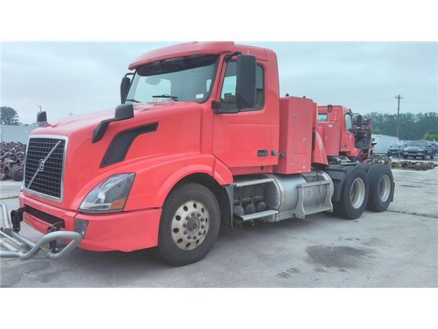 2016 VOLVO VNL Day Cab