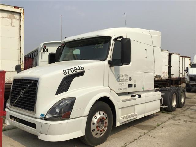 2014 VOLVO VNL