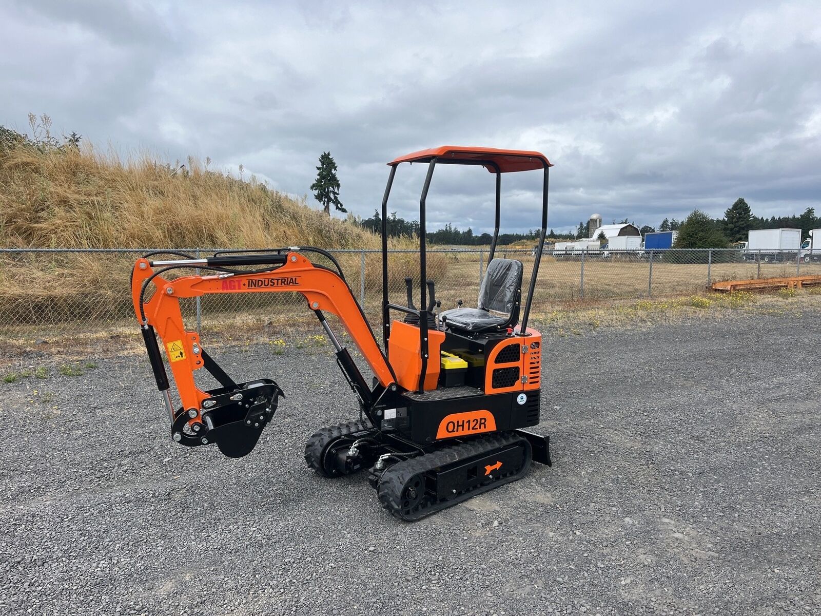 2024 AGT QH12R Mini Excavator 1Ton OROPS Thumb # 4179