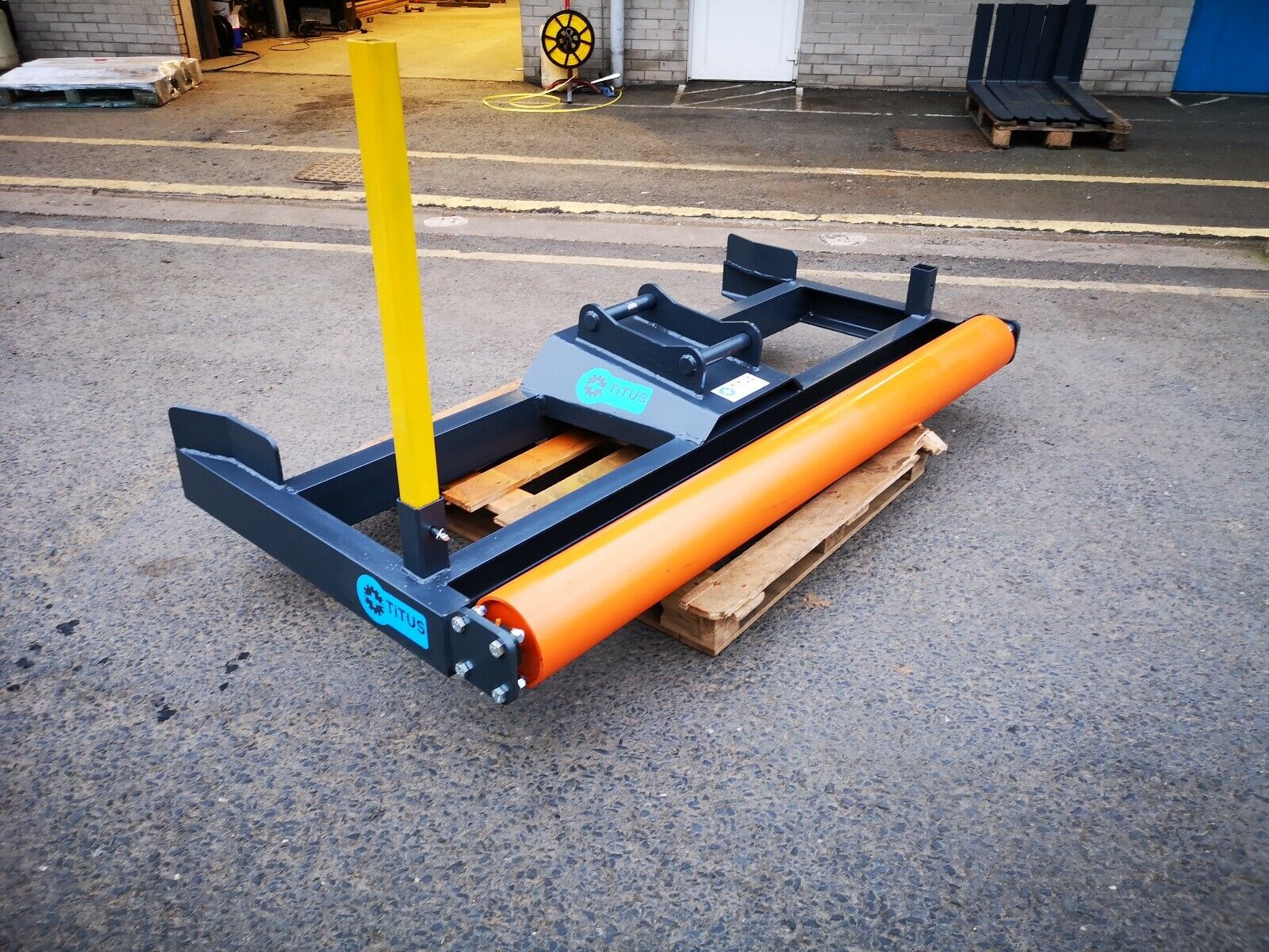 S40 Grading Beam With Roller 2.0MTR Fixed to Suit Tiltrotator